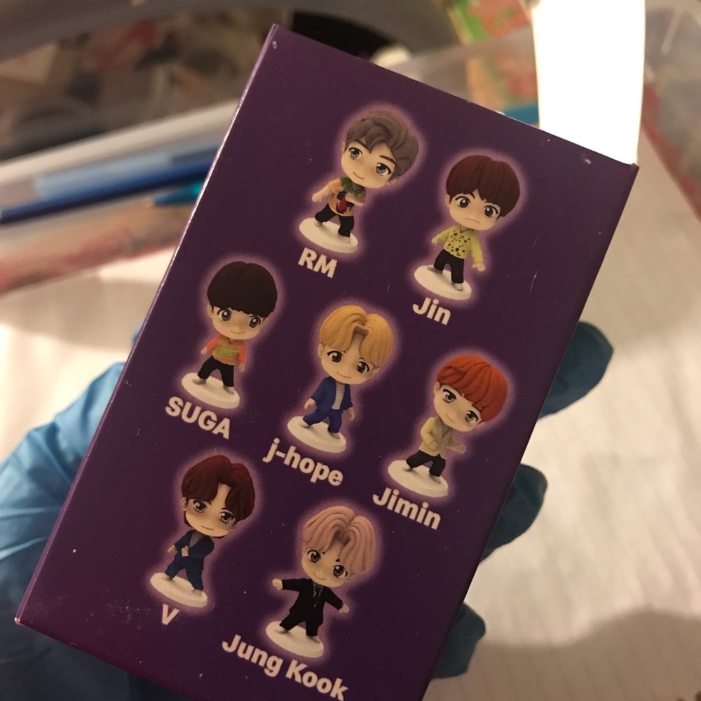 TinyTAN McDonald's Purple Collectible Box and toy - j Hope - Picture 3 of 4